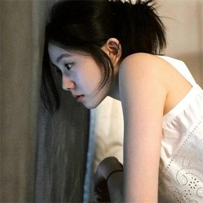 三层楼的女孩 封面